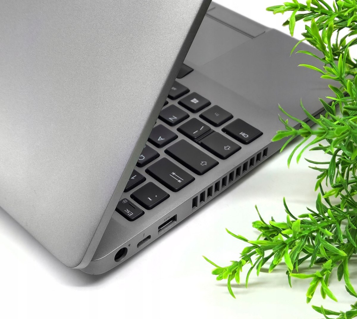 Dell Latitude 5511 realne zdjęcia wybranego egzemplarza